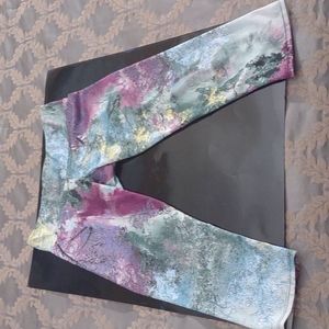 NZIE 3/4 legging size M/L multicolored green blue &purple abstract tree print